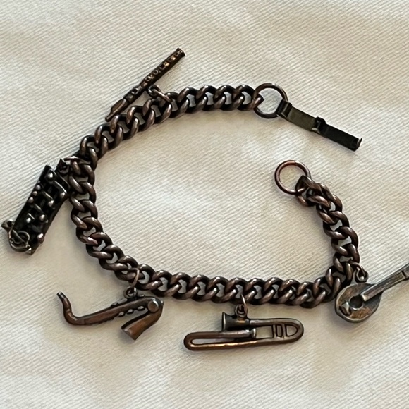 Vintage musical instruments charm bracelet. - Picture 12 of 16